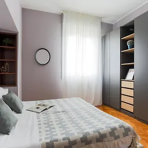  Apartamento The Rent - Spacious One-bedroom In Moscova District Italia