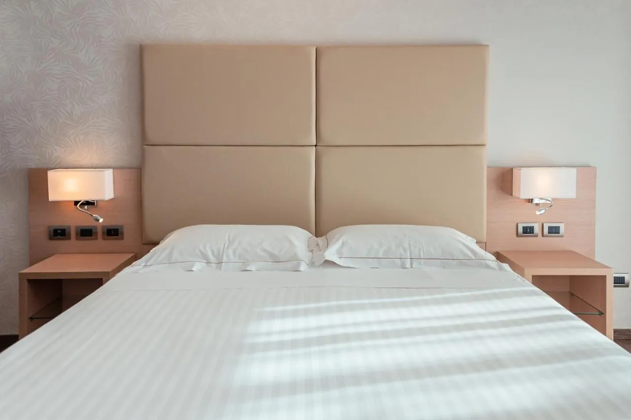 טאורמינה Hotel Continental 3*,  איטליה