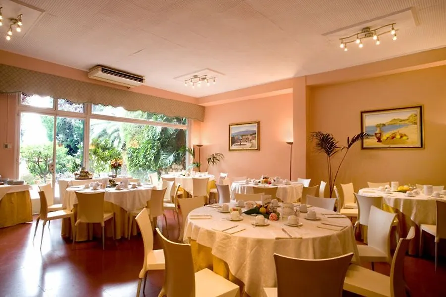 טאורמינה Hotel Continental 3*,